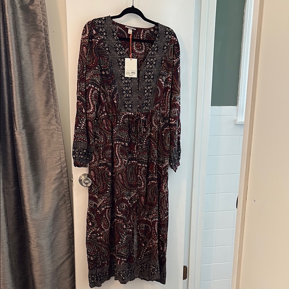 Knox Rose Red and Black Paisley Long Sleeve Dress